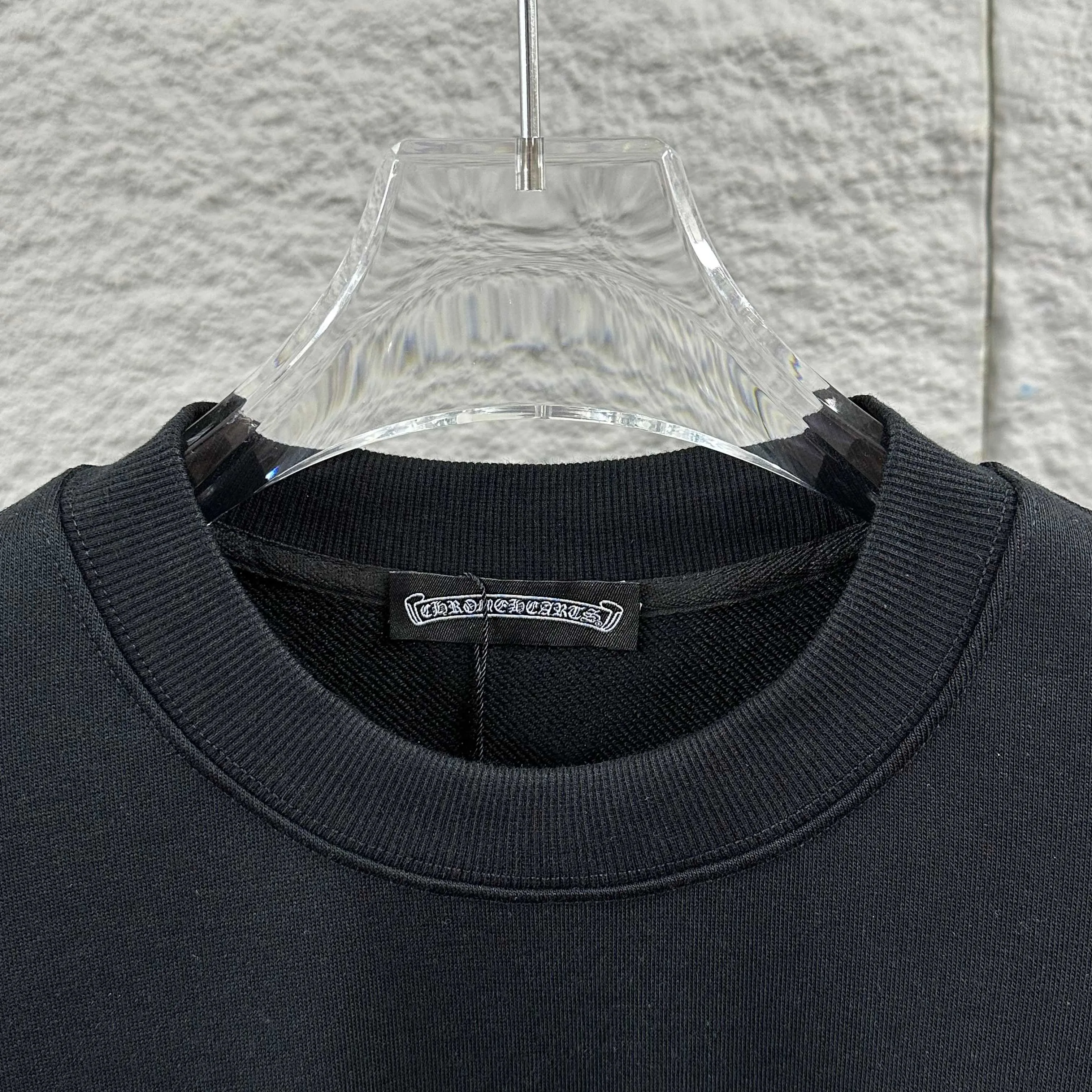 🅿️240 CH*Cro Heart*2025 early autumn and winter new style Classic horseshoe cross Sanskrit printing on the front and back, customized terry fabric Long-sleeved round neck pullover sweatshirt, same style for men and women Color: Black White Size: S (90-130 catties) M (120-150 catties) L (140-165 catties) XL (160-180 catties) XXL (180-210 pounds)